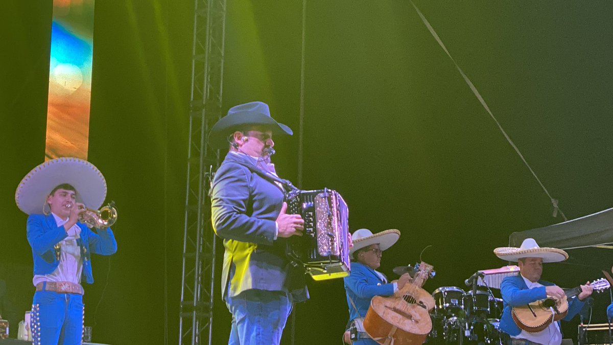 Daniela_AT28's tweet photo. @grupo_pesado @Zapata_Pesado San Luis Potosí 💜 los mejores siempre ✨ https://t.co/qXS02vdyyB