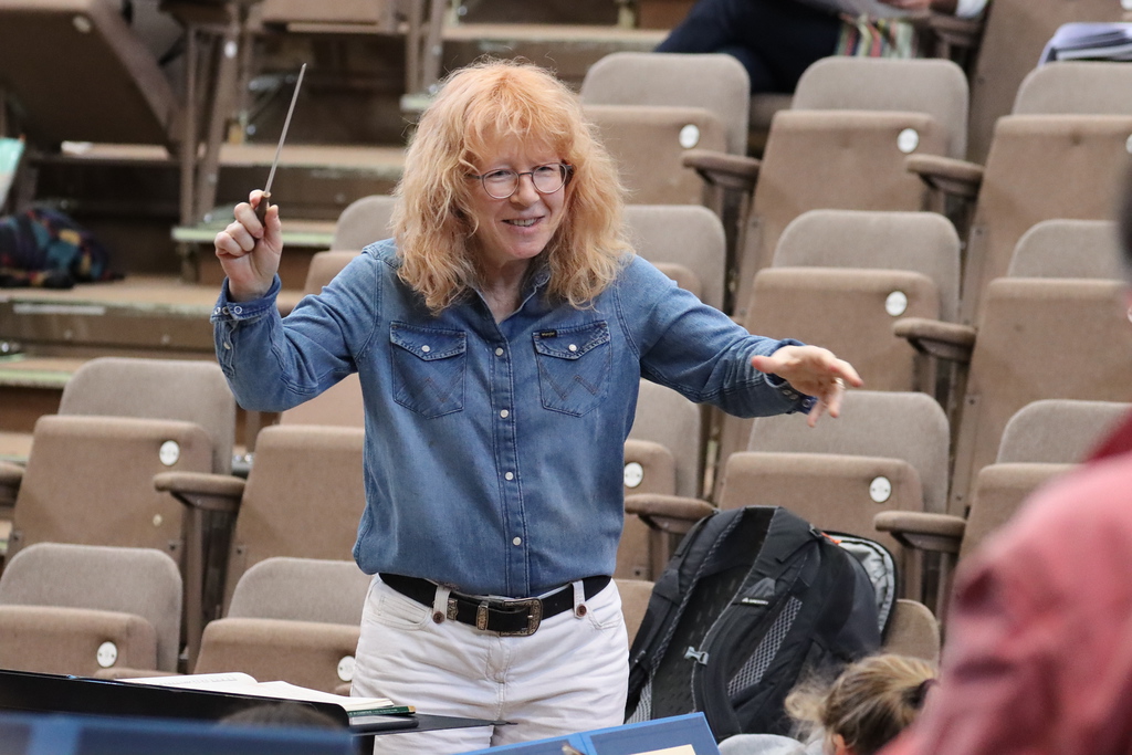 EdinburghYO's tweet photo. Our wonderful conductor, Sian Edwards, joined us for the first time this morning. Our last 2 days of rehearsals really paid off as we had a fantastic session as a full orchestra under Sian's direction. Lots to tweak as we moved on to sectionals after a short break... #EYO https://t.co/DKGfupu0ti