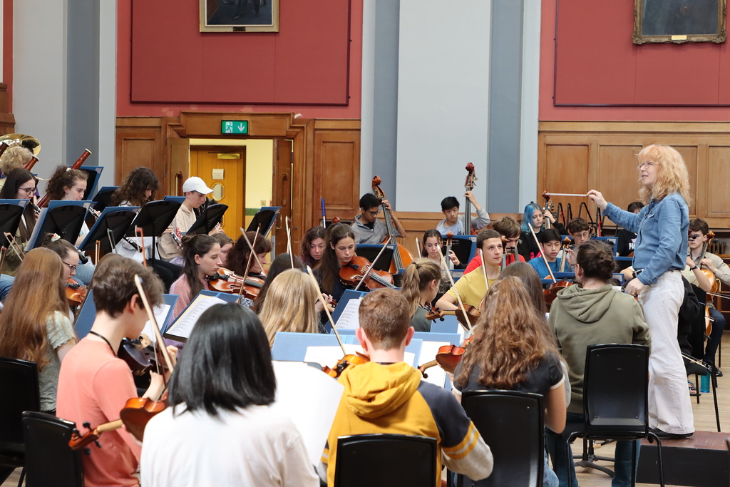 EdinburghYO's tweet photo. Our wonderful conductor, Sian Edwards, joined us for the first time this morning. Our last 2 days of rehearsals really paid off as we had a fantastic session as a full orchestra under Sian's direction. Lots to tweak as we moved on to sectionals after a short break... #EYO https://t.co/DKGfupu0ti