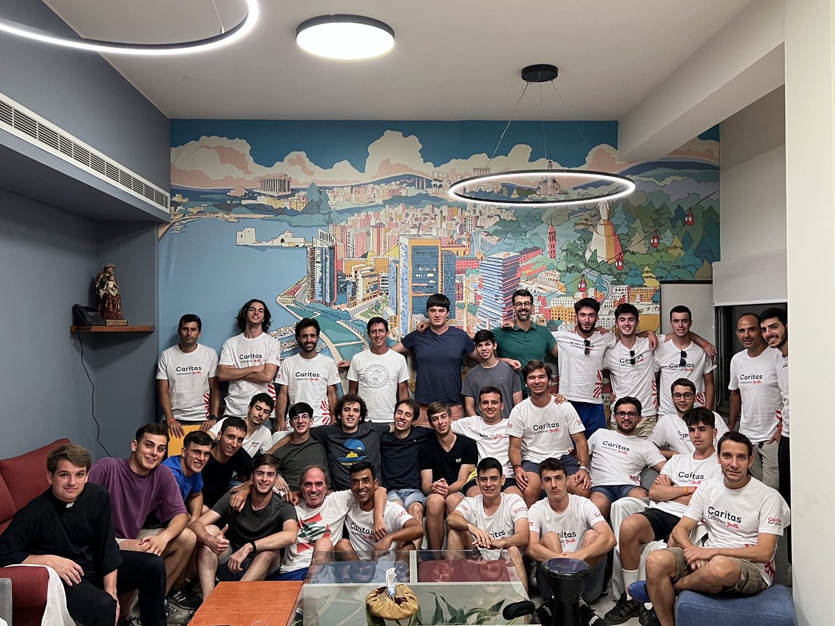 xaloc_edu's tweet photo. Campo de trabajo en el Líbano, con algunos antiguos alumnos de @XalocLH cooperando con @Caritaslb, @ClubNargo https://t.co/v5zGXy5OBe