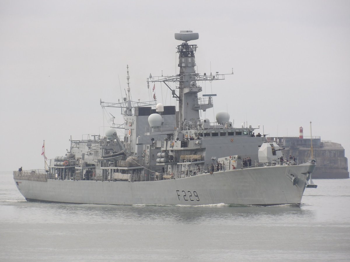 WarshipCam's tweet photo. HMS Lancaster (F229) Duke-class frigate coming into Portsmouth, England - August 1, 2022 #hmslancaster #f229
* photo courtesy of @georgeemmett8 https://t.co/pP3TZnswnX