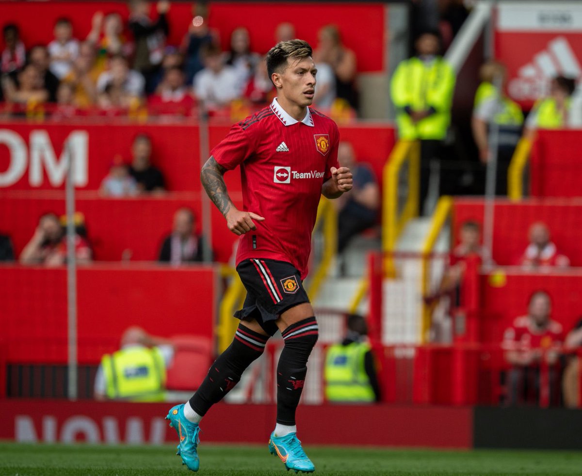 First time in the amazing Theatre of Dreams. 🤩 Working hard to be ready. Thank you for the warm welcome! 🙌🏼 #MUFC