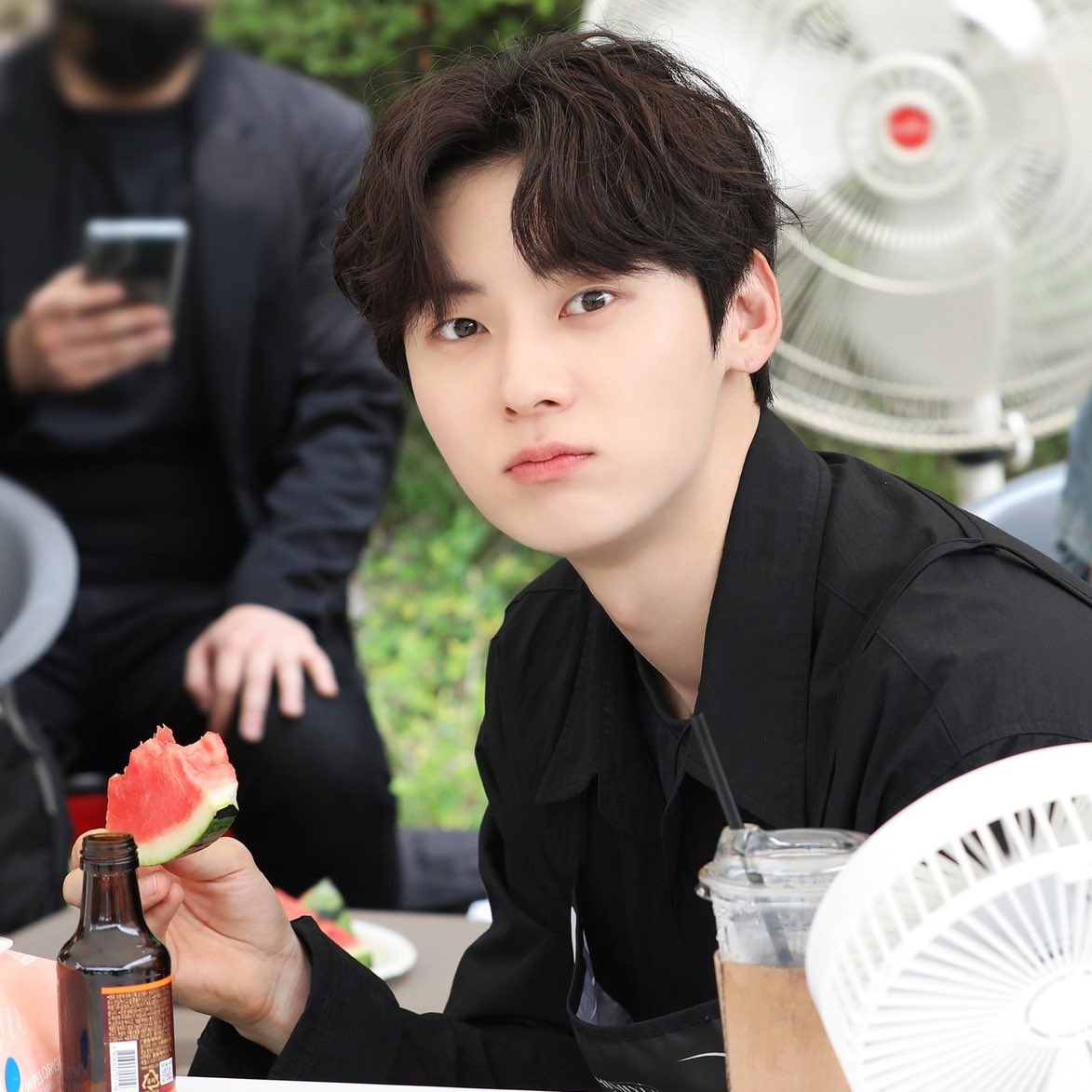 Kittenhwang tweet media