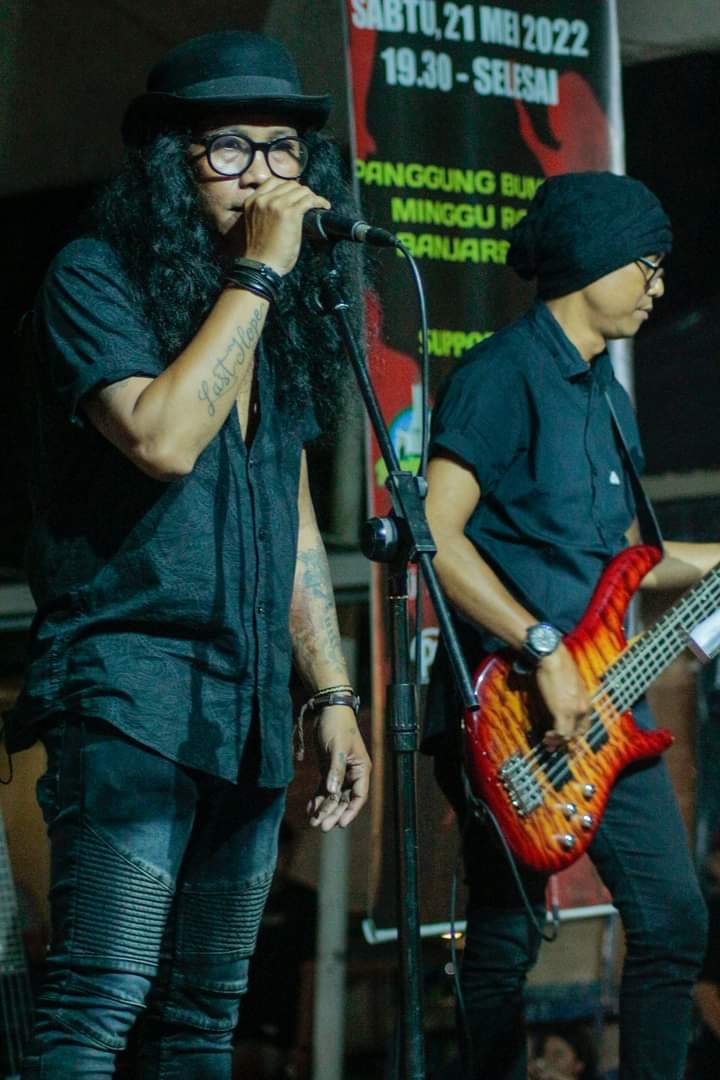 e_band1's tweet photo. With my old friend.. ☺ https://t.co/Lb7S2Uq1Lq