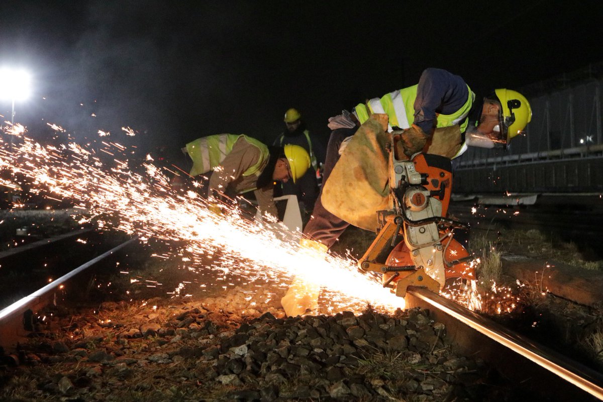 TrenesArg's tweet photo. A partir de hoy la #LíneaMitre vuelve a llegar a la estación #Retiro luego de dos semanas de intensos trabajos en la obra de ingreso de trenes a la terminal 🙌 https://t.co/4OkZqDfcxm