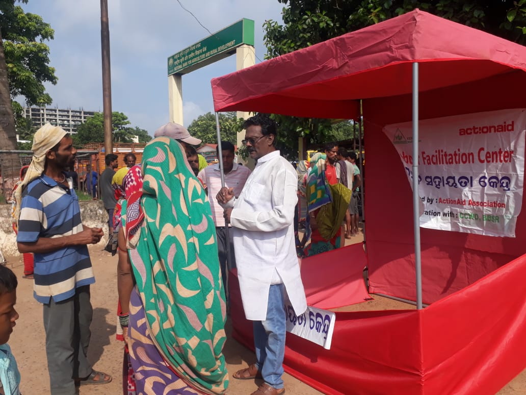 To raise awareness about labour laws and rights among unorganized workers, together with CCWD, we set up a Labor Facilitation Center at Labour Adda, Bhubaneshwar to facilitate the access of laborers to social security schemes and other entitlements. #50YearsOfAAIndia