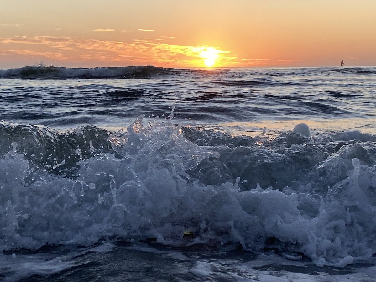 FlaglerSurf1's tweet photo. "I always get to where I’m going by walking away from where I’ve been.”
.
#sunrise #flaglerbeach #winniethepooh #flowlove #bekind #gratitude #mindset #flaglersurf #haveagreatday https://t.co/Yf8xh2MT55