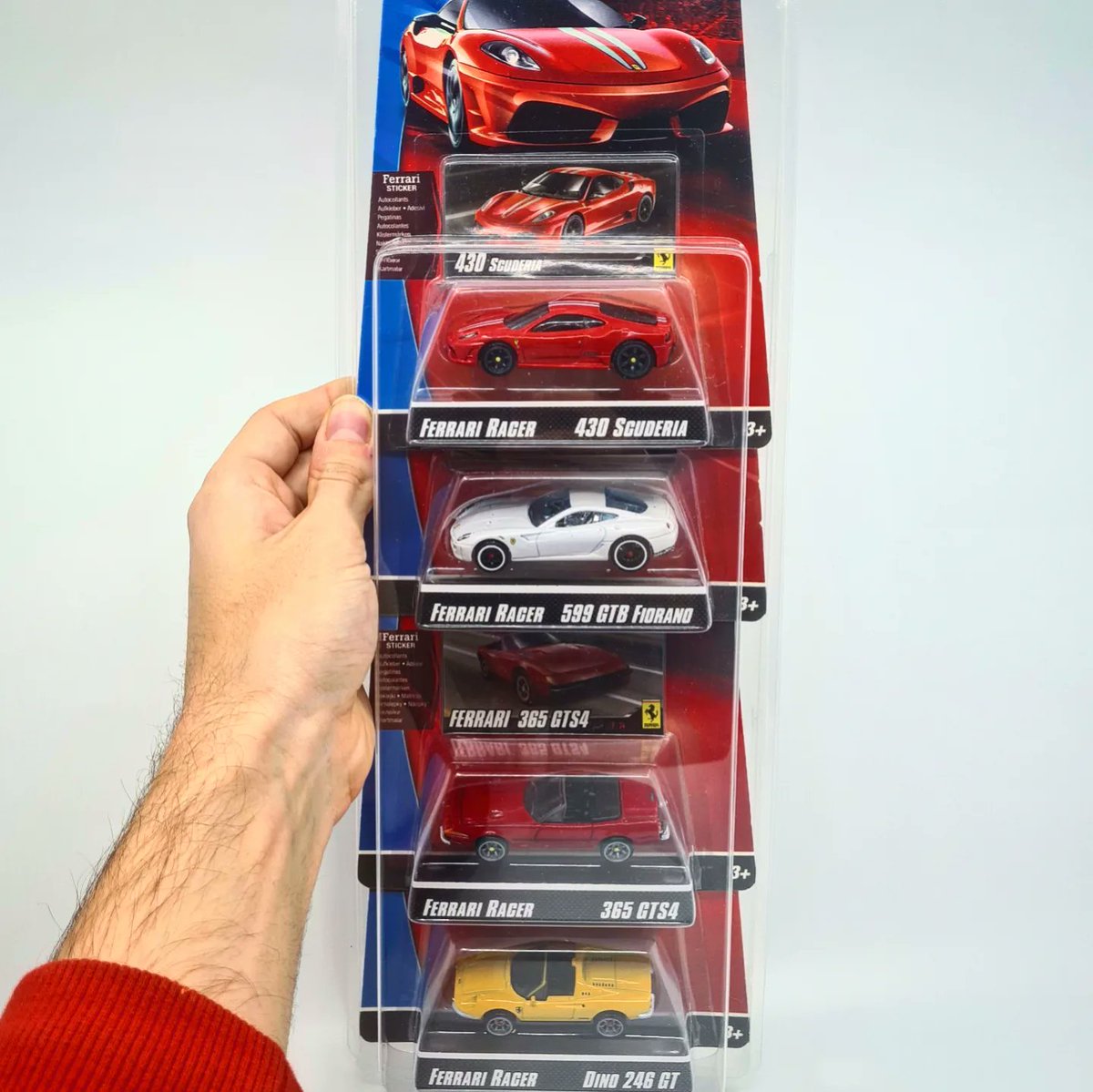 _Toycarsaddict_'s tweet photo. Those 5-pack #protectors are extremely practical to display #hotwheelspremium models, or  all time classics such as #speedmachines or #hotwheelsferrari models 🤩❤️ Some real GEMS out there 💎 https://t.co/99O9LHFhb3