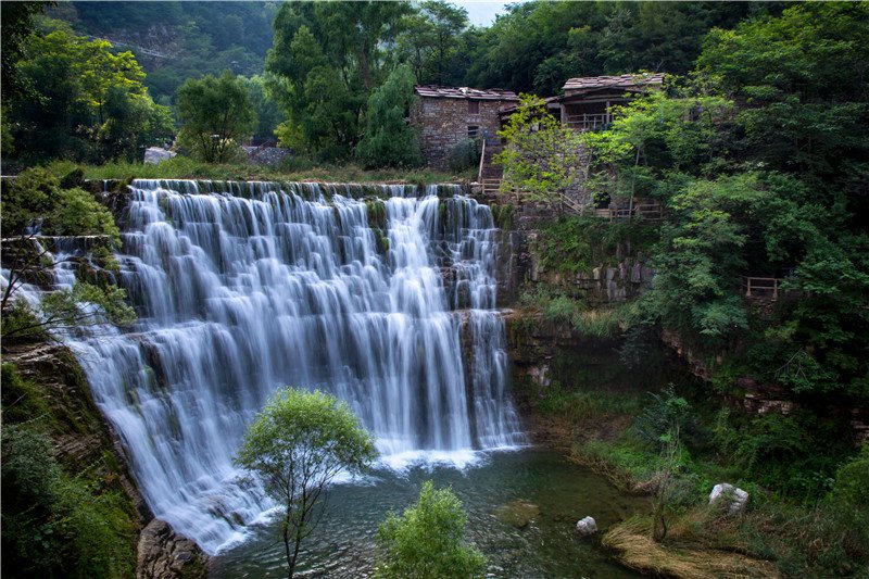 DiscoverAnyang's tweet photo. Amazing waterfalls in Taihang Grand Canyon Scenic Area in Linzhou, Anyang.#waterfallchallenge #PhotoOfTheDay #travel https://t.co/7Y1Mqzc0W4