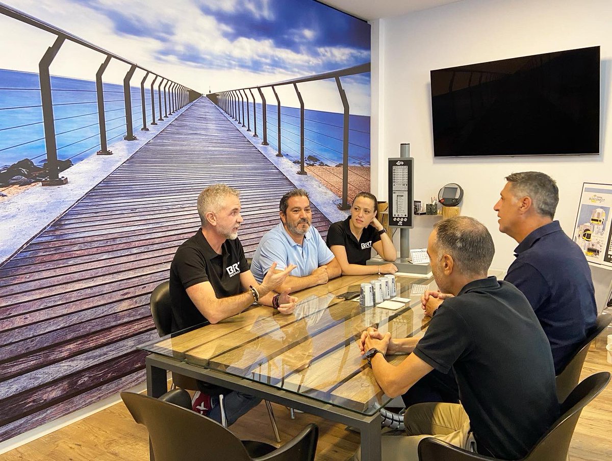 Albiol_XG's tweet photo. Visitando #BRT, ingeniería de #Badalona especializada en nuevas tecnologías Smart City y que ha desarrollado sistemas muy punteros dentro del sector. Muy agradecido a todo el equipo por la invitación para conocer la empresa y sus proyectos de futuro. 

📍C/ Indústria, 131 https://t.co/BezxSCnWR9