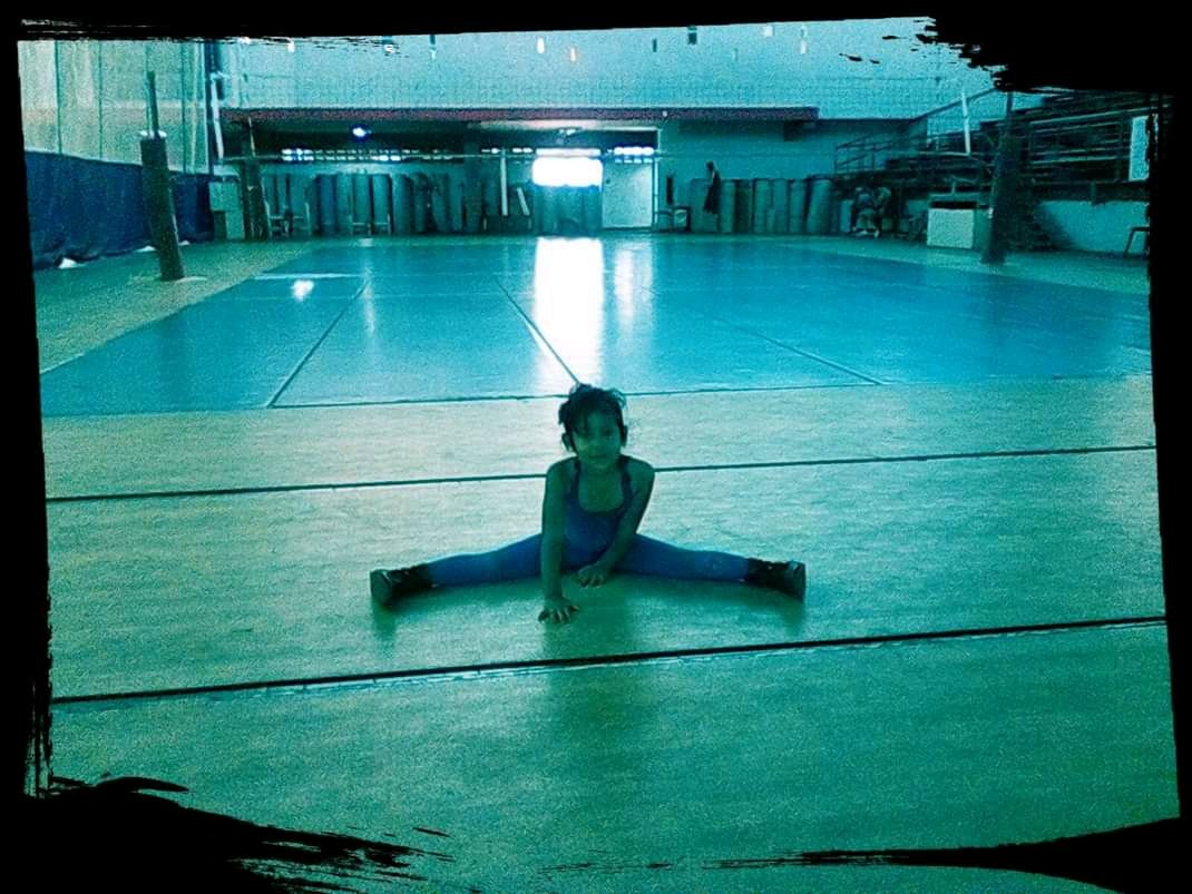 AshlySusam's tweet photo. Ashly Espinoza #Gimnasia https://t.co/KHKs9qXgPA