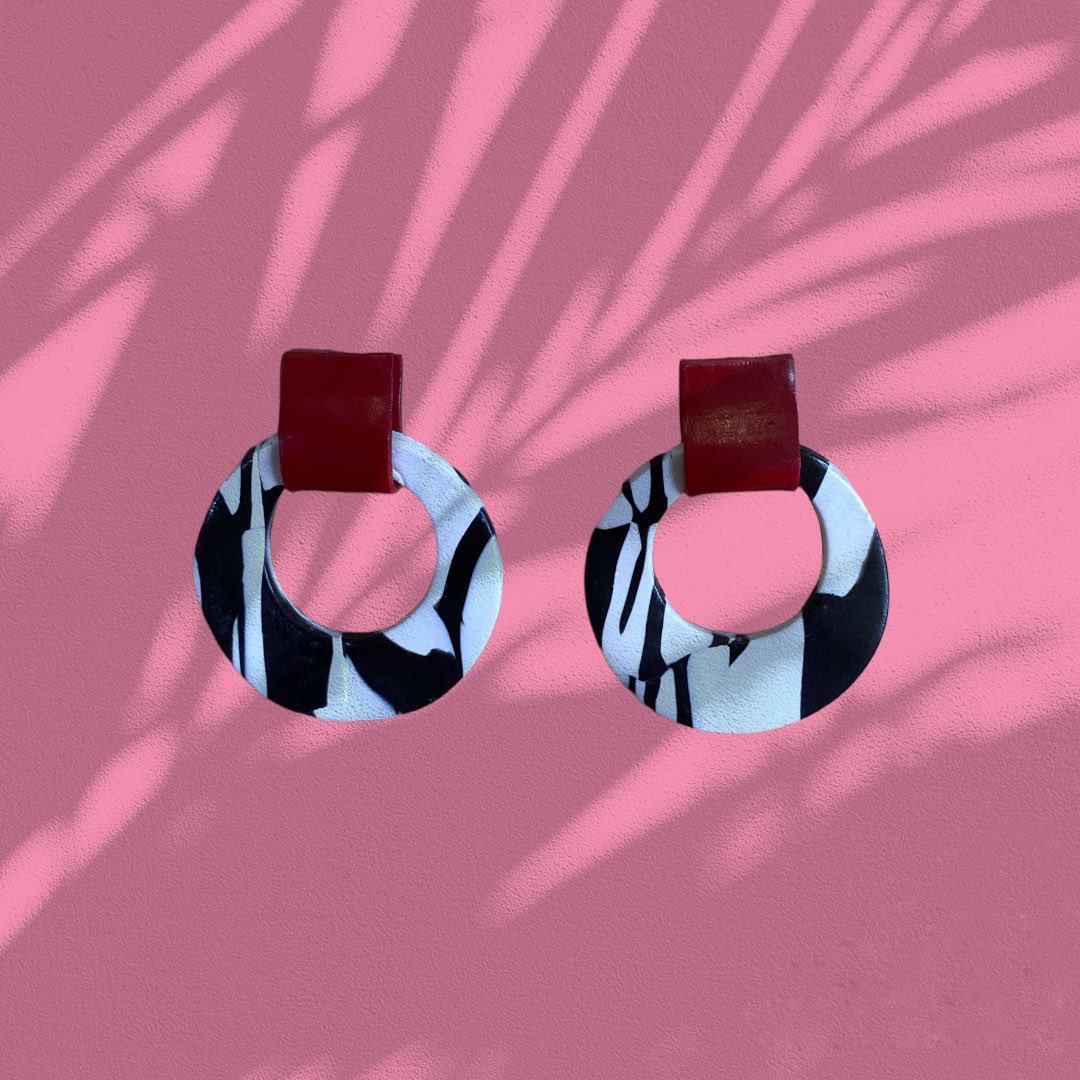 deardeche_'s tweet photo. That’s that new DearDeche Zebra Print set. 

Available to shop for just N5000 
🐝✨ https://t.co/jTUuqE3wGr