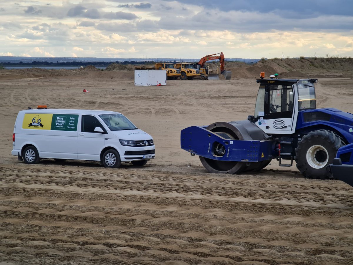 DavePowerPlant's tweet photo. Powerbetter using 2 Bomag BW 226DI-5-Polygon rollers for deep compaction on Berth 4 for DP World - London Gateway https://t.co/f1M9C8eqPc
