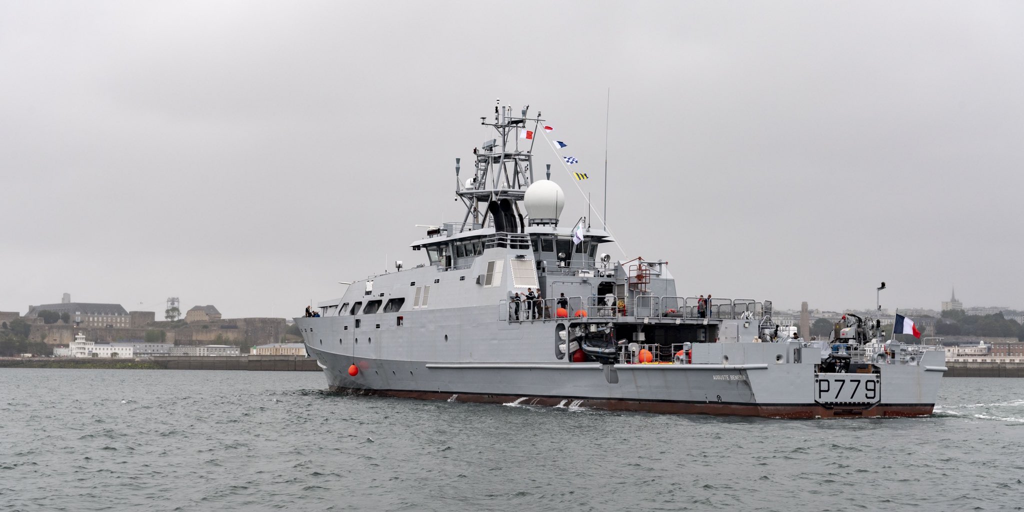 FZErBv1X0AIJLBt?format=jpg&name=large