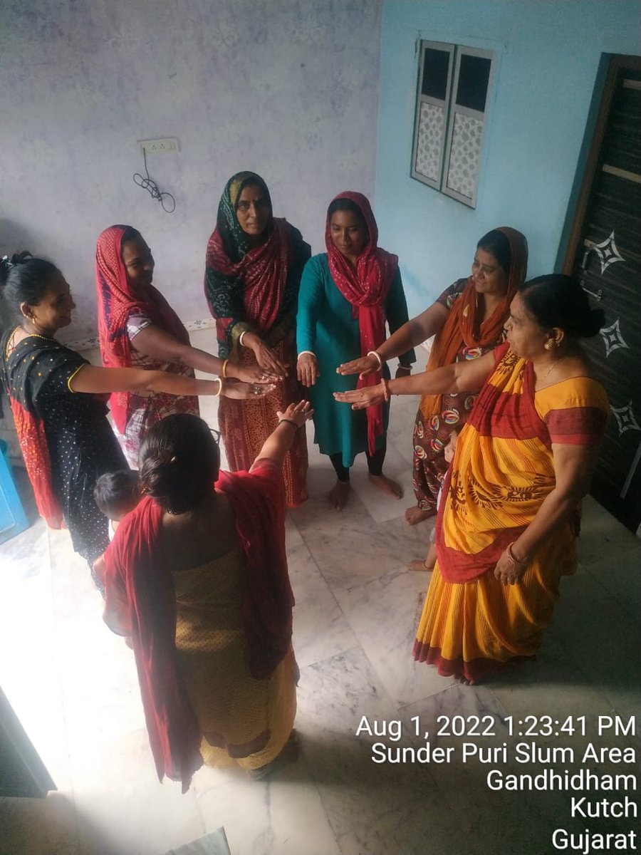 ShitalSingala's tweet photo. ગાંધીધામ ઘટક ૧ ના આંગણવાડી કેન્દ્રોમાં આજથી શરુ થતા વિશ્વ સ્તનપાન સપ્તાહ અંતર્ગત સ્તનપાનને સમર્થન આપવા ��ાટે 
પ્રતિજ્ઞા.... https://t.co/ODAtFs6f5o