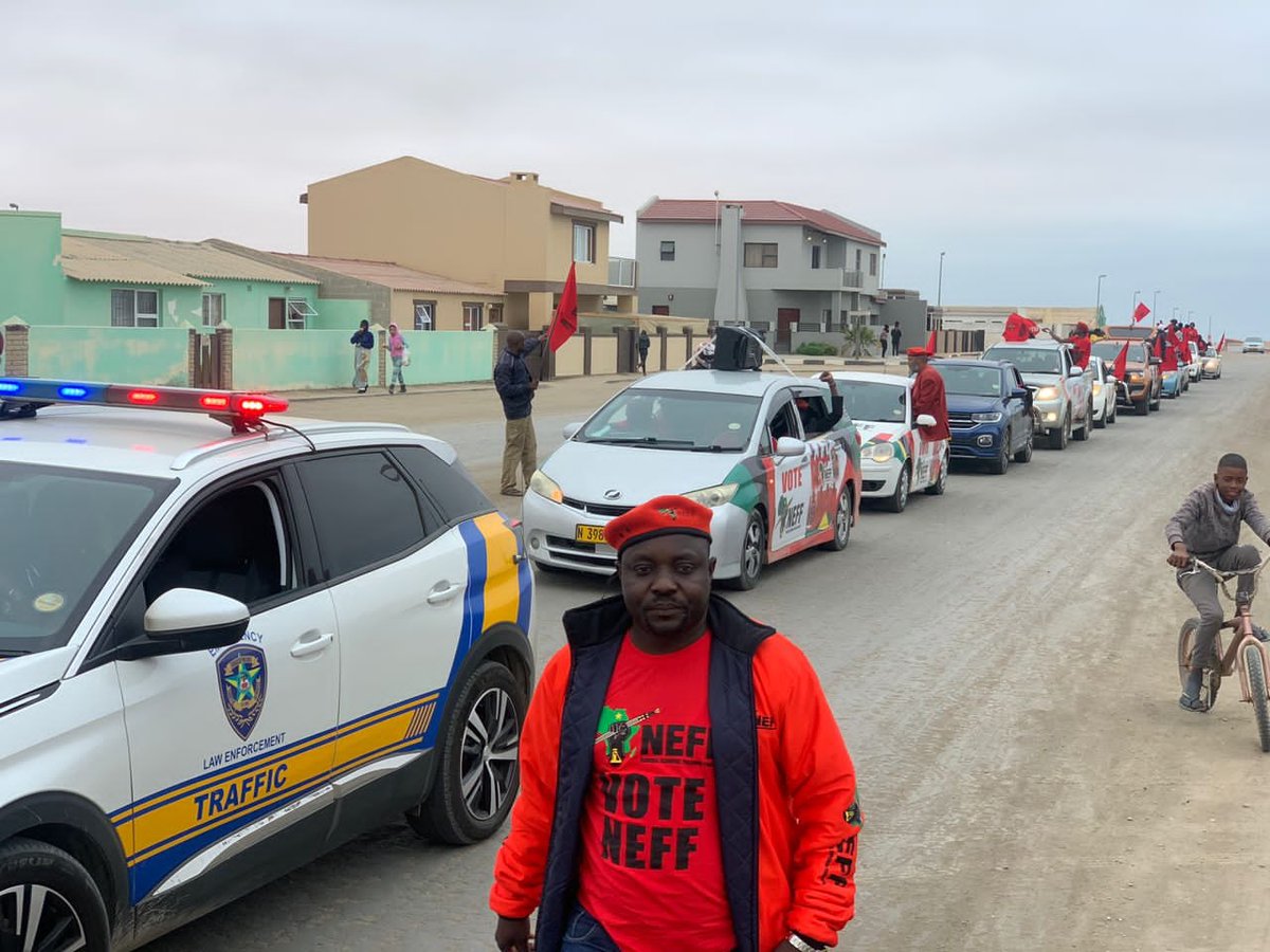 eff_namibia's tweet photo. DRIVE THROUGH MOBILIZATION |
DP Kalimbo Iipumbu leading the drive through Mobilization in Swakopmund.
#VoteNEFF
#VoteRodger4Swakop
#FreeAMUSHEandDEE https://t.co/9ws6XCBKeE