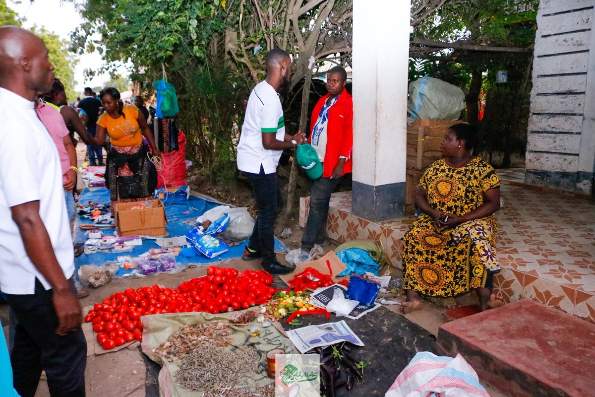 hon_almas's tweet photo. "We will empower mama mbogas and Baba Mbogas to handle their stalls professionally by keeping books, selling clean food and supporting small scale farmers when sourcing produce.  We want young girls and Men  to aspire to be mama mbogas/Baba Mbogas kilifi south farmers FREEDOM https://t.co/PCcKFjlJSY