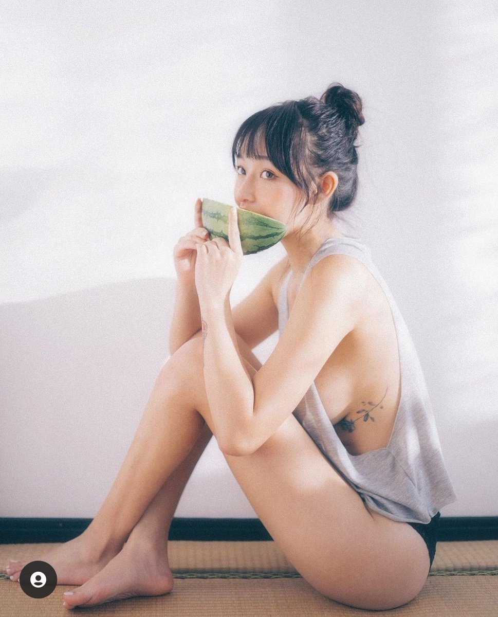 99Bluesea's tweet photo. she is sexy😘 https://t.co/nOSWbrXvRp