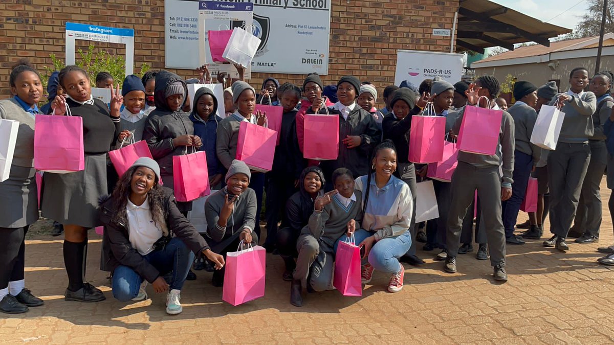 thandoooox5's tweet photo. Had an amazing Period workshop at Leeuwfontein Primary School this morning

Educating them on the disposal of used pads, taking care of a fellow learner and how to care for themselves.

Total bliss
#ChangingTheFlow
#EndPeriodPoverty
#ItsTimeForAction 
 🤍 https://t.co/JxnCm3Hma6