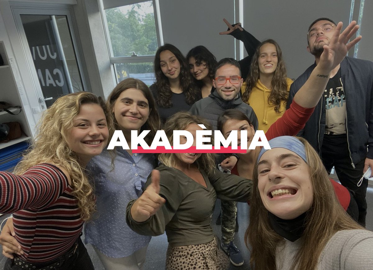 JOVENTUT | 📩  Obertes les inscripcions del projecte d’educació emocional L’Akadèmia, un taller que s’ofereix de manera gratuïta a joves d’entre 18 a 23 anys.
ℹ️  Podeu realitzar les inscripcions a l’Ateneu Juvenil o al següent enllaç 👉 bit.ly/3zP17eg 

#Cambrils