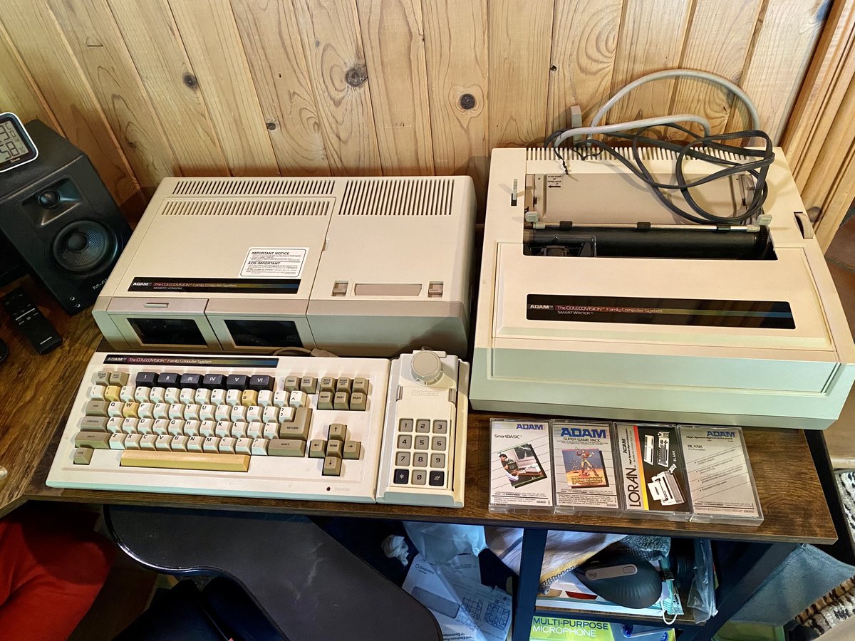MothBallFamicom's tweet photo. ⁦Je régresse @Tibulle⁩ je suis rendue dans les années 80. Sa fait presque 10 ans que je l’ai mais je recommence a bidouiller dessus. Dans ma cabane a sucre comme dirais un de mes collègues. https://t.co/04bFbGFz7N