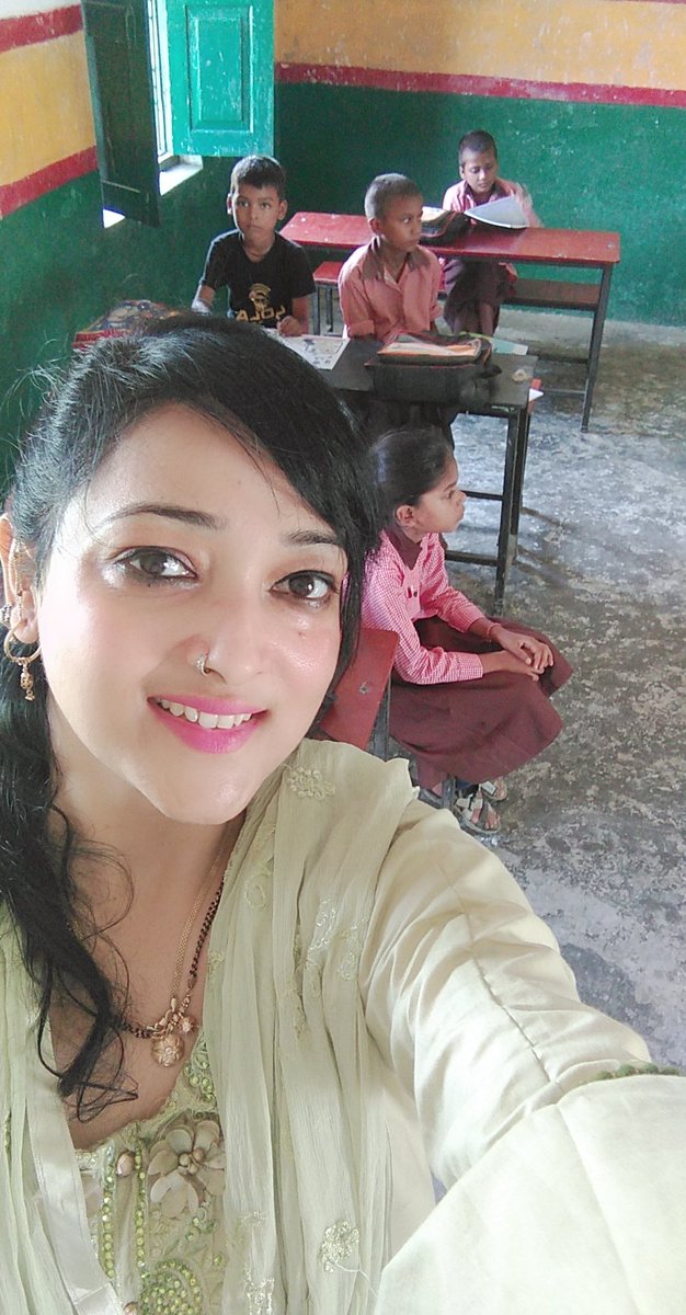 पढ़ने,,, और ,,पढ़ाने के साथ साथ,,,रुठना,, और मनाना भी।।।।😊