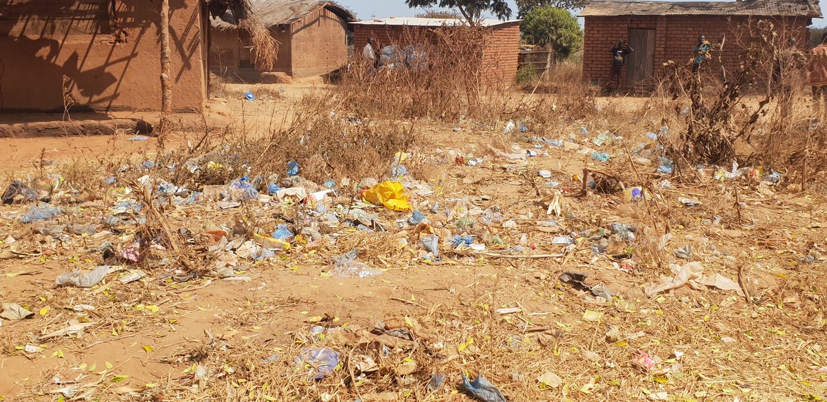 3 yrs ago,7 Supreme Court Justices led by retired Chief Justice Andrew Nyirenda delivered a landmark ruling upholding thin plastic ban. Later, high court granted #GoldenPlastics an injunction to stop the ban till now.1 yr later, the court hasn't delivered a ruling. 
<a href="/aej_malawi/">AEJ Malawi</a>