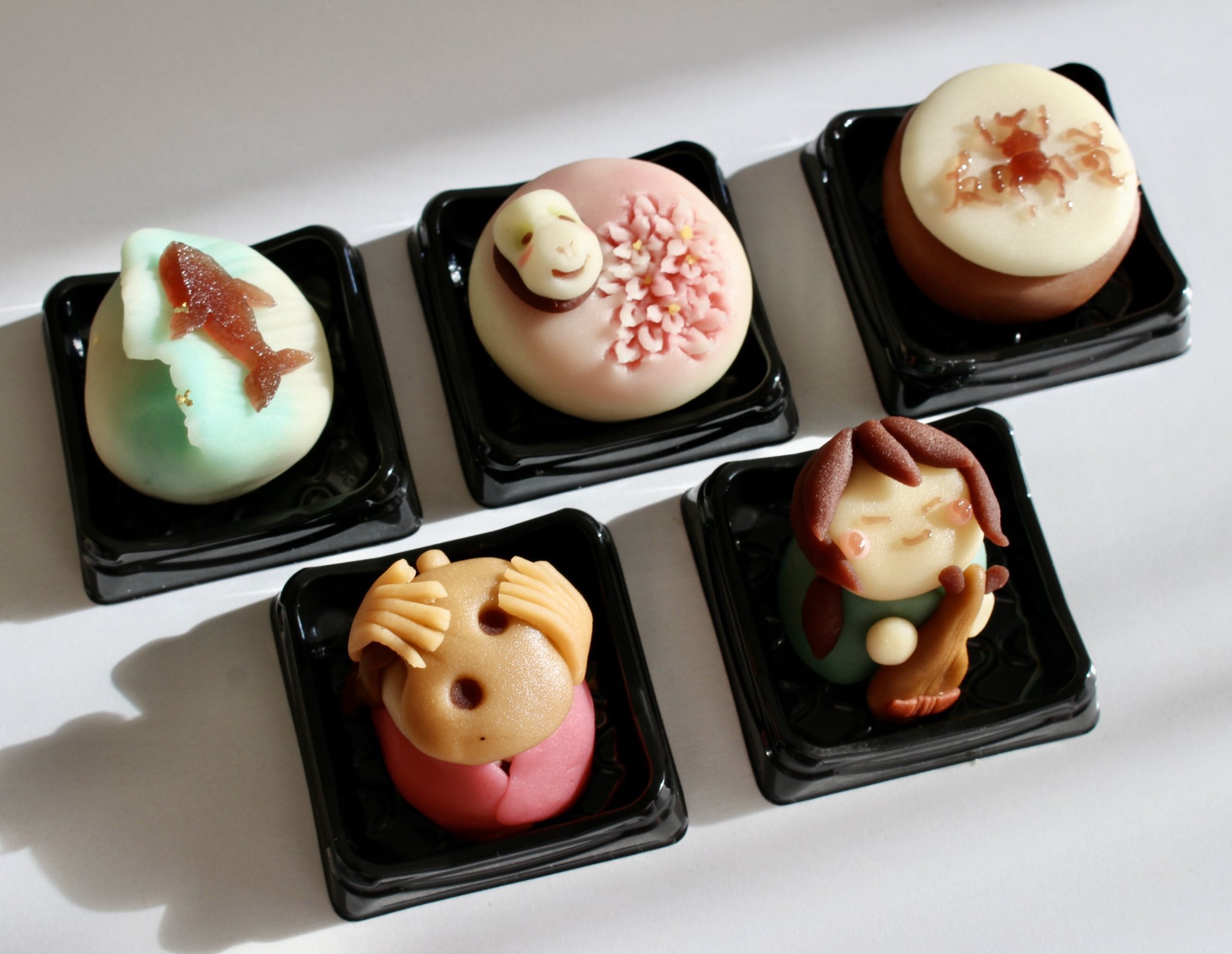 小箱 Rt Jojojojonoakr 和菓子の練り切りで犬王作ってみた まだまだ犬王熱は冷めないー 犬王 犬王見届けようぜ T Co Febyvzby9p Twitter