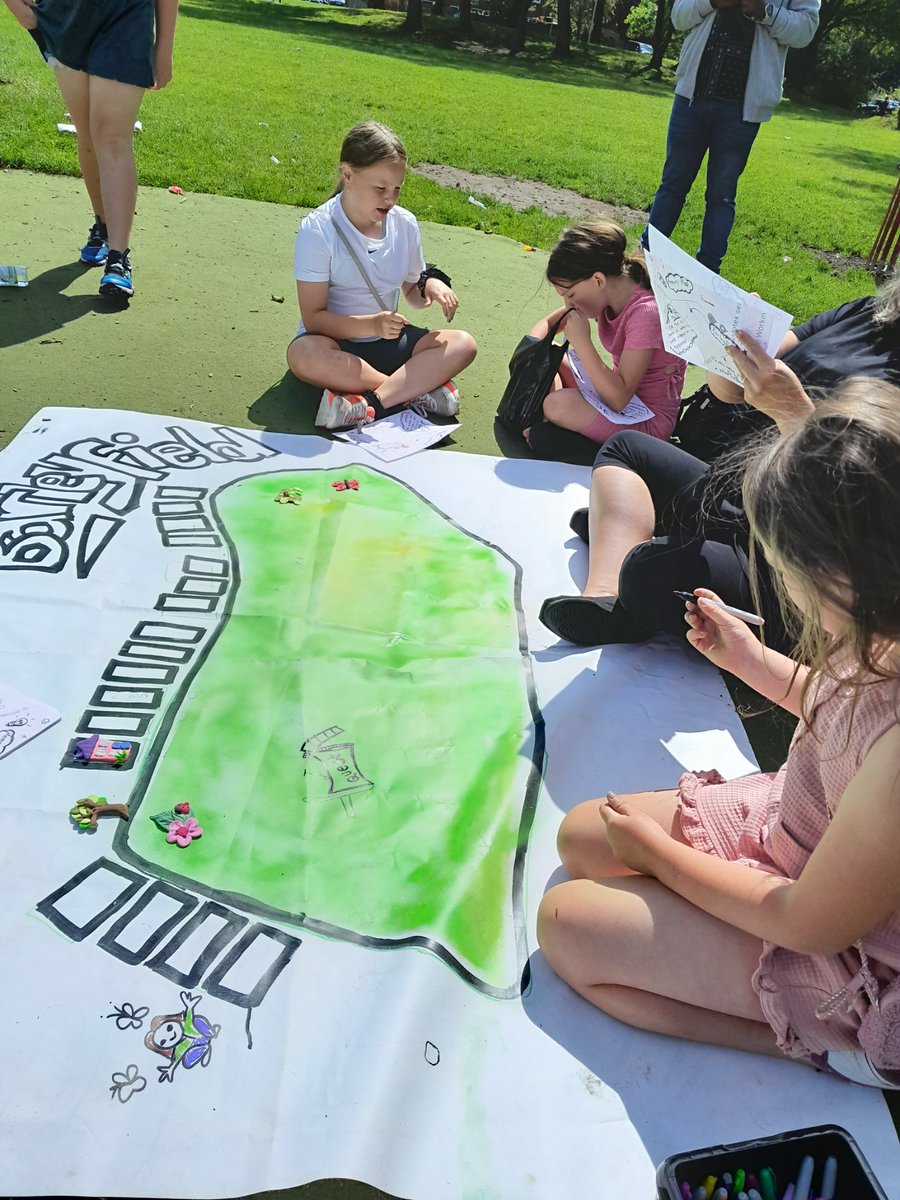 Young people enjoying our art activity on Barleyfield play park today <a href="/RochdaleYouthie/">RochdaleYouthService</a>