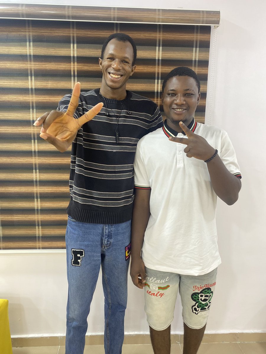 ZeeztheGreat13's tweet photo. Met with this Amazing person today…!!!!😊😊😊🥰🥰 @DanielRegha @vipvendor https://t.co/To6nIMW7yo