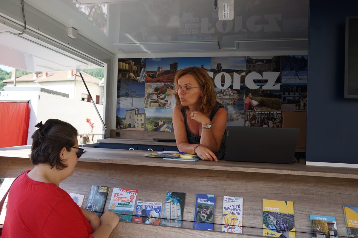 Un petit nouveau à l'Office de tourisme <a href="/loire_forez/">loire-forez-tourisme</a> : le bureau d'information #mobile ℹ 
Une belle façon d'aller à la rencontre des #touristes partout sur le territoire 👍 
Retrouvez-le sur les marchés de Noirétable, Boën, St Rambert...
