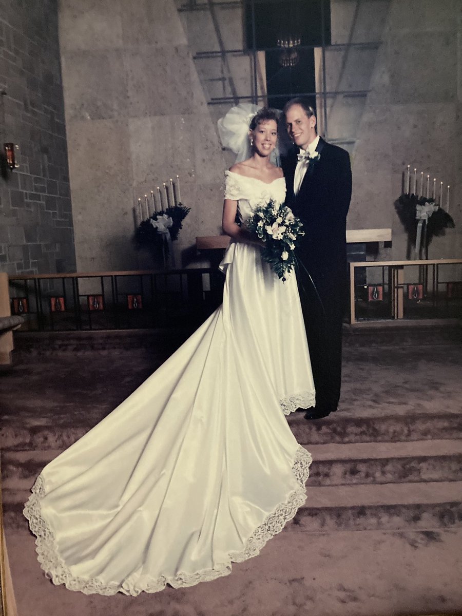 BBCoachV's tweet image. Incredibly blessed to celebrate our 30th Anniversary today!! Couldn’t ask for a better friend to spend my life with! Love you!!

(Thanks to Elizabeth Rae Photography for the pics!)
IG: @elizabethraephotography