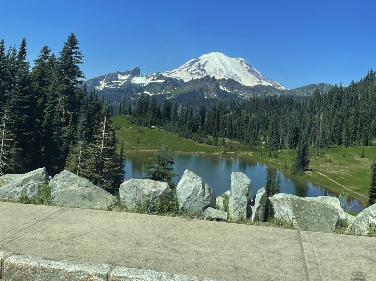 mattvertrees's tweet image. Beautiful Drive Over #ChinookPass #MountRainier @MtRainierWatch