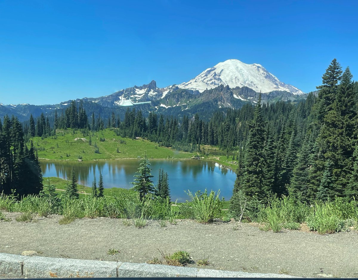 mattvertrees's tweet image. Beautiful Drive Over #ChinookPass #MountRainier @MtRainierWatch