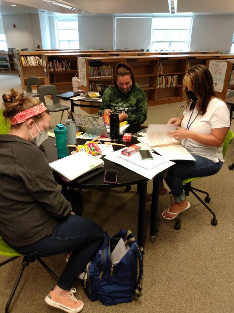 Dustin Whitis (@whitisdustin) on Twitter photo Loved watching our BFES teachers begin planning for their differentiated instruction over the Unit 1 essential standards. <a href="/BreckFrankES/">Breck-Frank Bullfrogs</a> <a href="/1DanielleWarren/">Danielle Warren</a> <a href="/JCPSAsstSuptAIS/">Nate Meyer</a> @AHosch_Educate Loved watching our BFES teachers begin planning for their differentiated instruction over the Unit 1 essential standards. <a href="/BreckFrankES/">Breck-Frank Bullfrogs</a> <a href="/1DanielleWarren/">Danielle Warren</a> <a href="/JCPSAsstSuptAIS/">Nate Meyer</a> @AHosch_Educate