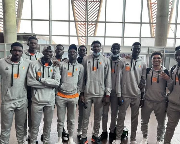 SanAntonioCc's tweet photo. ¡Empezamos agosto con buenas noticias!

Nuestro jugador Lassana Fofana disputará el #AfrobasketU18 con #Mali del 4 al 14 de agosto en #Madagascar.

¡Enhorabuena Fo! ¡Muy merecido! 👏🏻👏🏻👏🏻 #Cantera #Sanan @Caceres_Basket https://t.co/fxf6CzEdpR