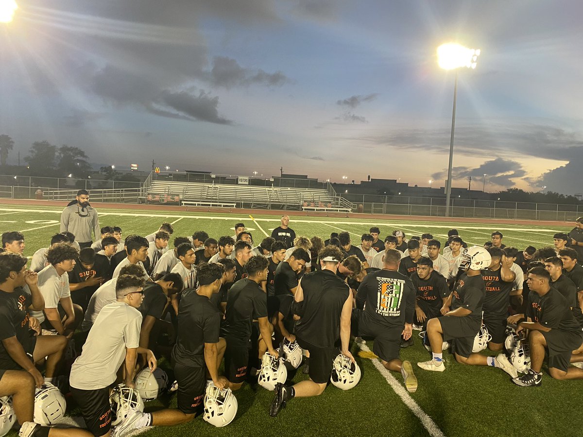 Great start to the 2022 football season! The atmosphere was electric! ⚡️🏈<a href="/CoachIGonzalez/">Israel Gonzalez III</a> @SouthHawksFB <a href="/HHSSouth/">Harlingen HS South</a> <a href="/HarlingenCISD/">HCISD</a> <a href="/HarlingenCISD/">HCISD</a>