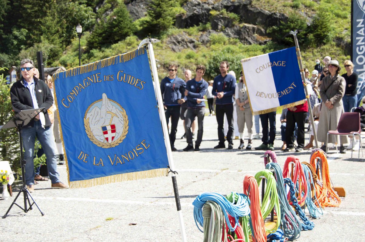 Ce week-end a lieu la traditionnelle Fête de l’Alpe et des Guides !
Rendez-vous dès samedi soir, pour un week-end qui s’annonce riche en histoire, folklore et traditions !

Pour découvrir le programme, c’est par ici 👉🏼 
bit.ly/3zLQXuC

<a href="/SavoieMontBlanc/">Savoie Mont Blanc</a> 
<a href="/FranceMontagnes/">francemontagnes</a>