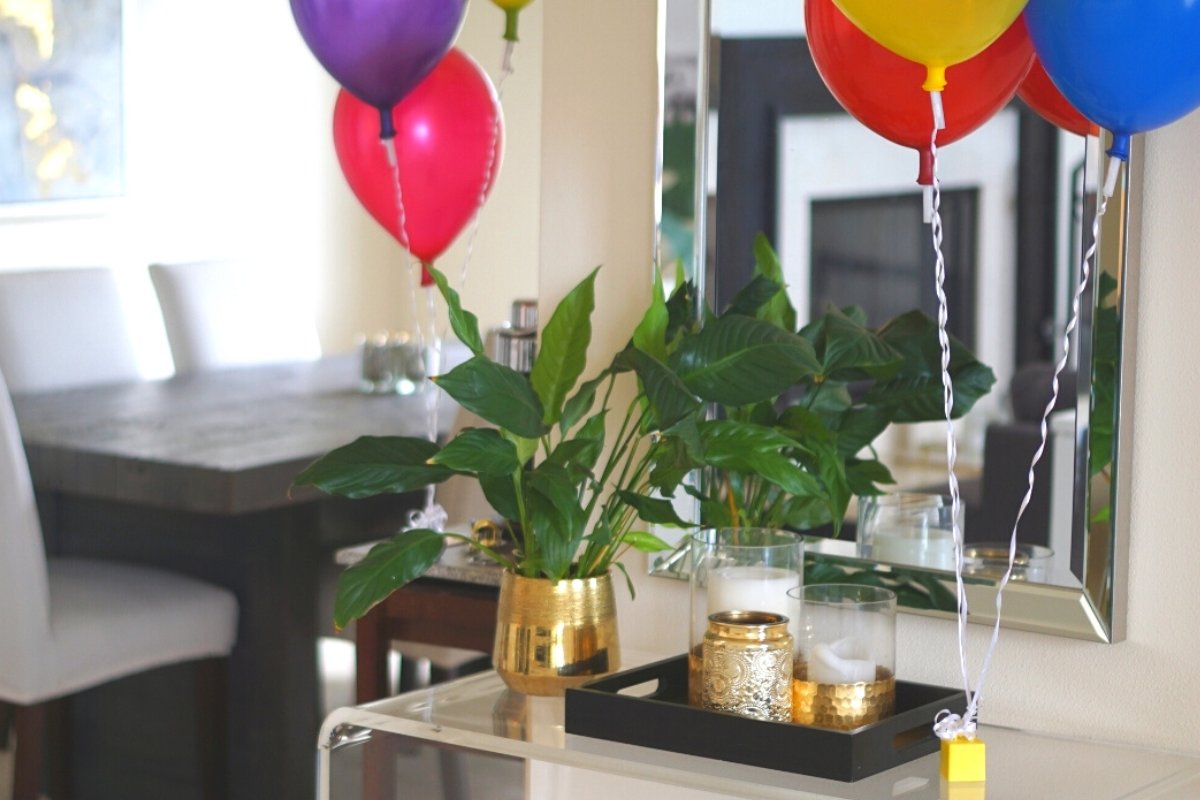 CBMfg's tweet photo. Love celebrating? Enter The Summer Celebration #Giveaway to win an E-Z Party Decor Kit ($175 value), with E-Z Safety Seal Balloon Valves (now available at #Walmart), Latex Balloons, Balloon Weights, and a portable, recyclable pre-filled helium tank. https://t.co/AfGAObrFbF https://t.co/6QYSdN3DdL