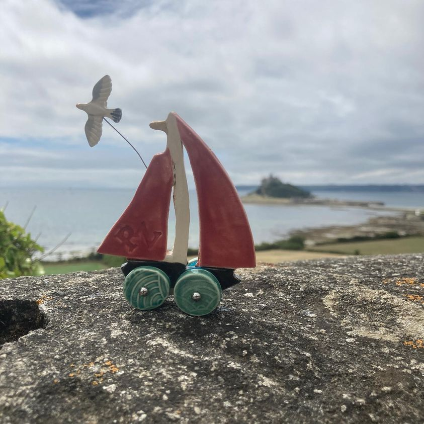 PenzanceHour's tweet photo. Magpie & Butterfly is at St Michael's Mount.
· Marazion ·
Ceramic boat on wheels wishing it was out with the championship boats in Mount’s Bay.
£25
#marazion #sailing #quirkyceramics #boat #handmadeboat #sailingboat https://t.co/Njy2NJy9AG