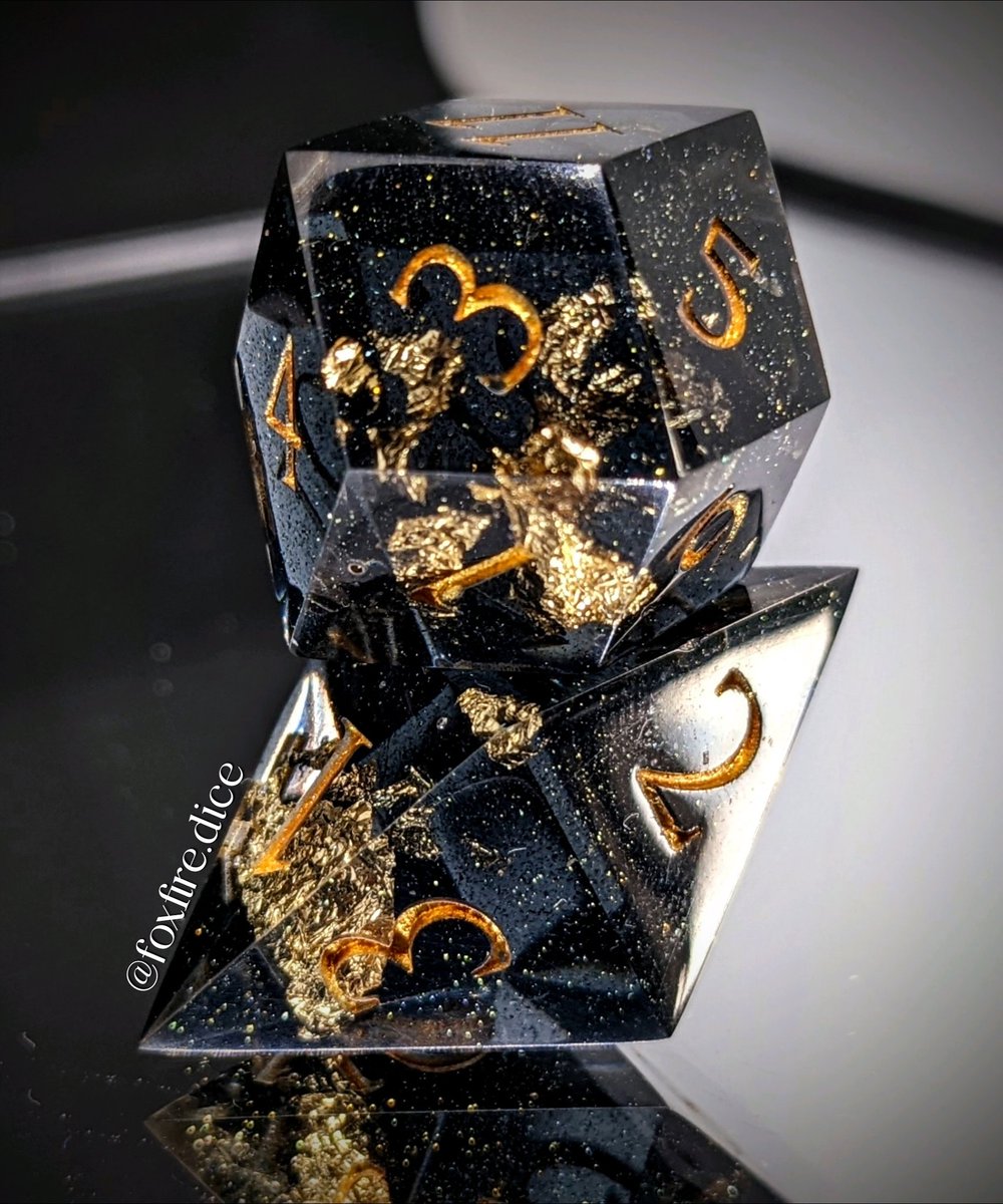 Foxfiredice's tweet photo. ✨ GIVEAWAY TIME ✨

Winners choice between the deep gold sparkle of Constellation 

OR

The soft delicate florals and colour shift of Fairy Glade

RULES:

🦊 Follow me
🦊 Like &amp; RT 
🦊 Tag two friends and which set you want to win 

Ends 8/8

#dice #dnd #ttrpg #handmadedice https://t.co/7PC1HLN6RV