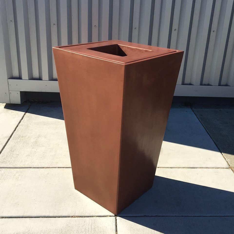 iapsf's tweet photo. A Contemporary classic: the Fairrfax #trash #container is shown here in copper •
#hospitality #hospitalitydesign #boutiquedesign #recycle #compost #planter #style #landscapedesign #interiordesign #commercialdesign #lightweight #handmade #fiberglass #SiteFurnishings #IAPSF https://t.co/Wnkk3wkZrb