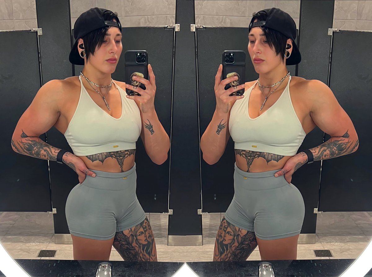 RheaRipley_WWE's tweet photo. Ready for war. ⚖️👹 https://t.co/10H7xuPPUv