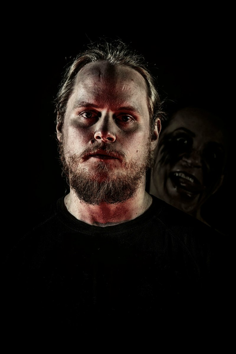 NFuelphotos's tweet image. THE HUNT 

#blood #lust #hunt #cannibal #prey #swamp #witch #bloodlust #classic #creative #horror #longpig #human #meat #eats #photoshoots #photography #nightmarefuelphotography #NFuelphotos #mrdrewphotography