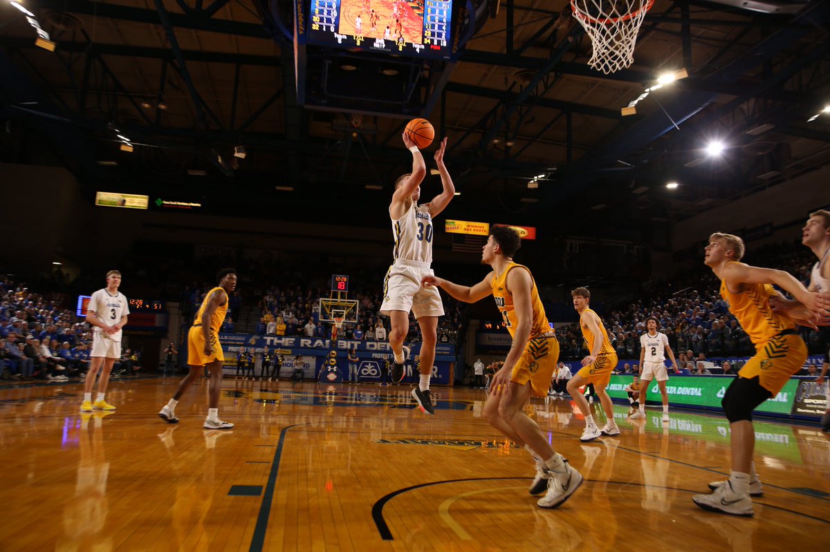 GoJacksMBB's tweet photo. A guy who can affect the game on both sides of the floor.

Looking forward to more of @CharlieEasley4!

#GoJacks 🐰 https://t.co/mKAhPuKdcI
