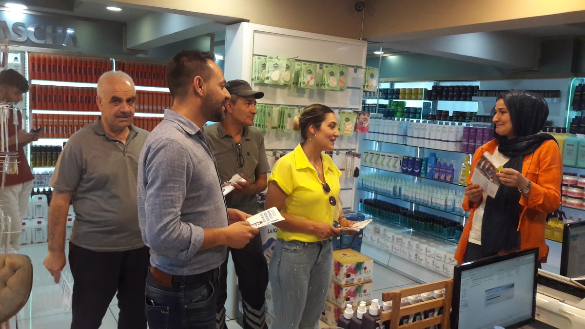 erdalakldz's tweet photo. Seçimden önce son yaz etkinliğimiz kapsamında Ofis İstasyon Caddesi esnafını ziyaret ettik.

Ekonomik sorunlarla boğuşan esnaf biran önce seçimin gelmesini bekliyor.

#devahazır
#devaesnafta https://t.co/UtdxMQvDOb