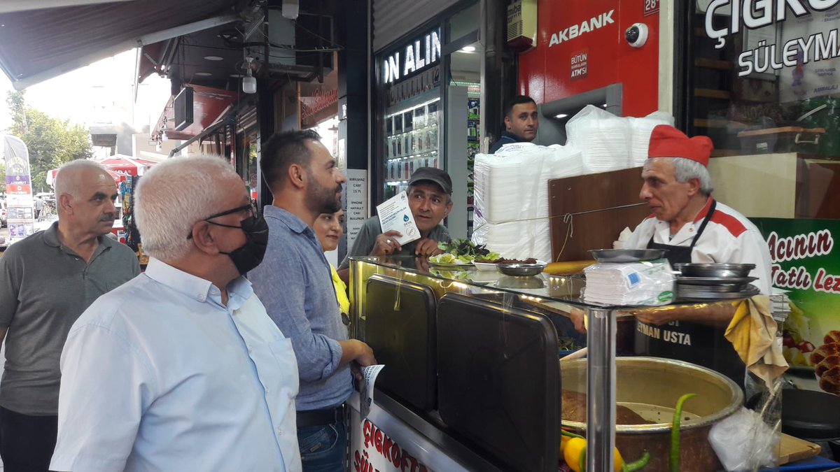 erdalakldz's tweet photo. Seçimden önce son yaz etkinliğimiz kapsamında Ofis İstasyon Caddesi esnafını ziyaret ettik.

Ekonomik sorunlarla boğuşan esnaf biran önce seçimin gelmesini bekliyor.

#devahazır
#devaesnafta https://t.co/UtdxMQvDOb