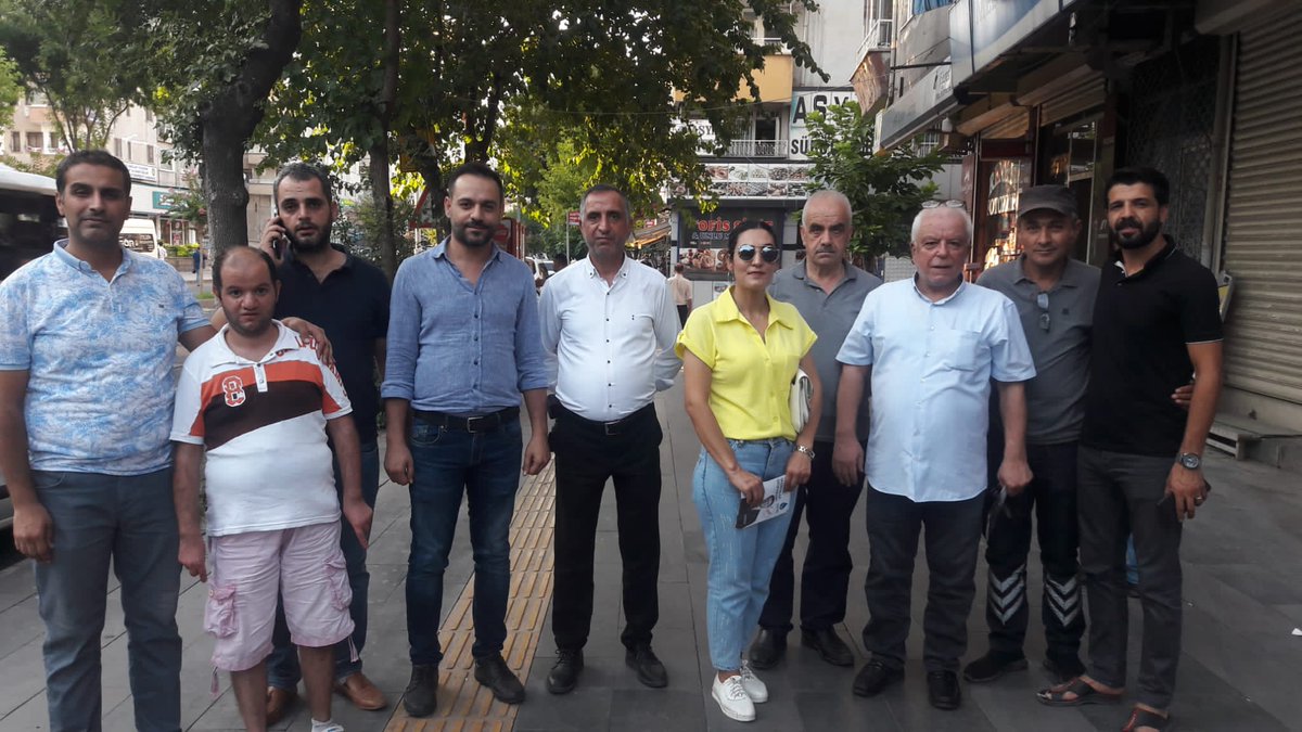 erdalakldz's tweet photo. Seçimden önce son yaz etkinliğimiz kapsamında Ofis İstasyon Caddesi esnafını ziyaret ettik.

Ekonomik sorunlarla boğuşan esnaf biran önce seçimin gelmesini bekliyor.

#devahazır
#devaesnafta https://t.co/UtdxMQvDOb