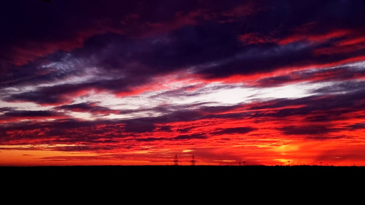 Sunset Twins and The Fire at <a href="/opensea/">OpenSea</a> 

opensea.io/assets/ethereu…

#sunset #nature #nft #nftphoto #openseaNFT #photography #fire