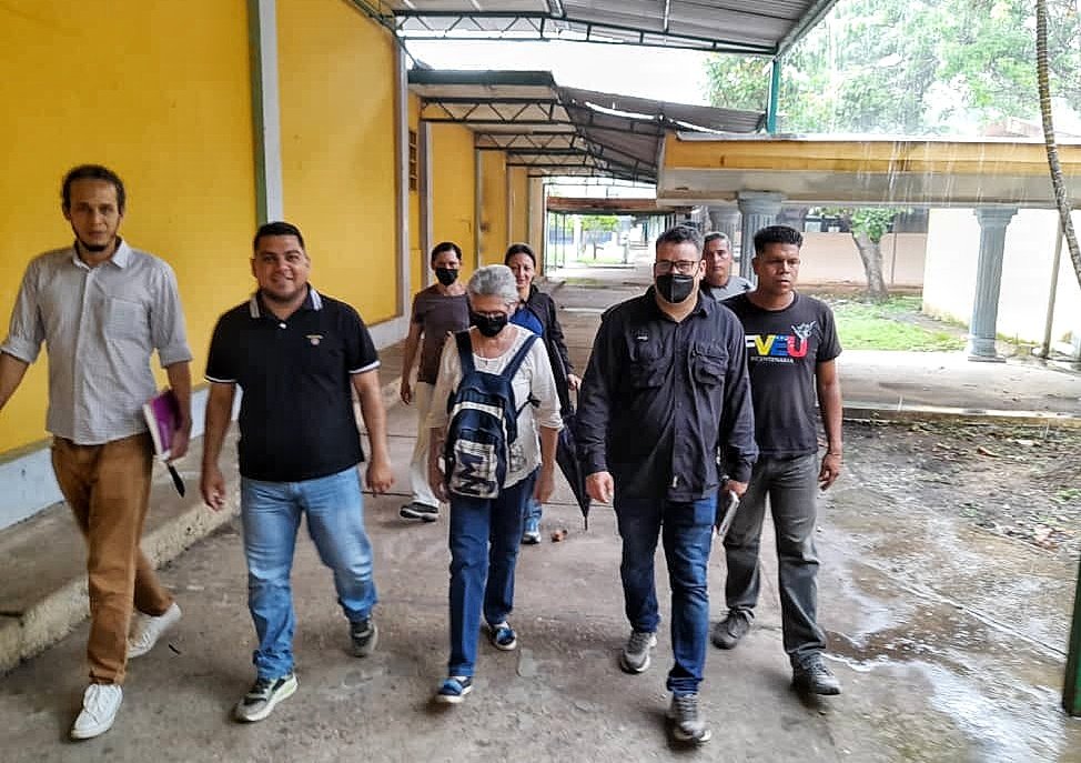 CeguMonagas's tweet photo. 🔴 Rector @ildemaroga1 Pdte. @CeguMonagas Visita la #UPELMATURIN, atendiendo la invitación que hizo la Dra Neyla Montiel Autoridad UPEL MATURIN. Contando con el acompañamiento del representante de @FederacionVEU Ezequiel Muñoz y representante de @monagasclsem Leonardo Quijada. https://t.co/nm27bu3kf7